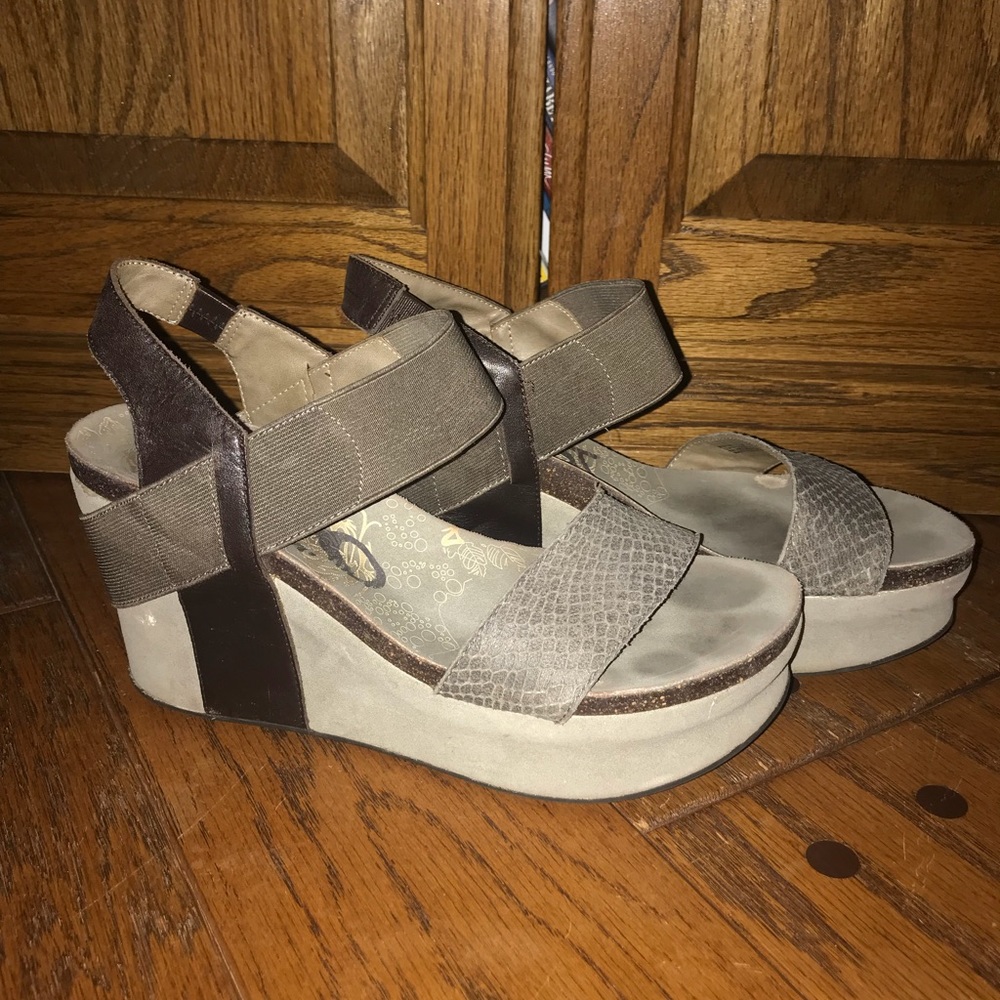 OTBT sandals